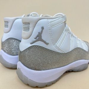 Nike Wmns Air Jordan 11 Retro 'Vast Grey'